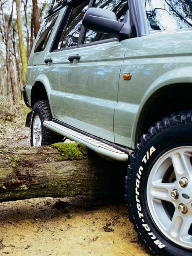 ARB: Пороги c подножкой Land Rover Discovery II