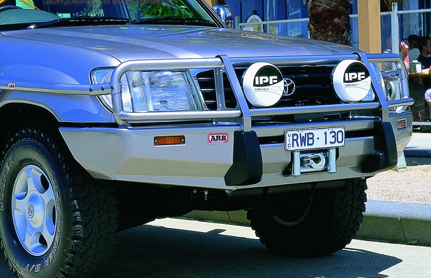Бампер передний ARB Deluxe для Toyota Land Cruiser 105 до 2002 года.