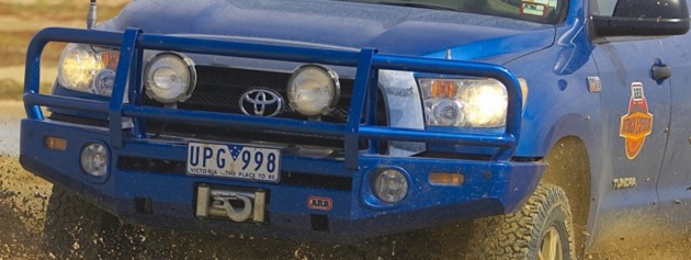 Бампер передний ARB Deluxe для Toyota Tundra с 2007 года.