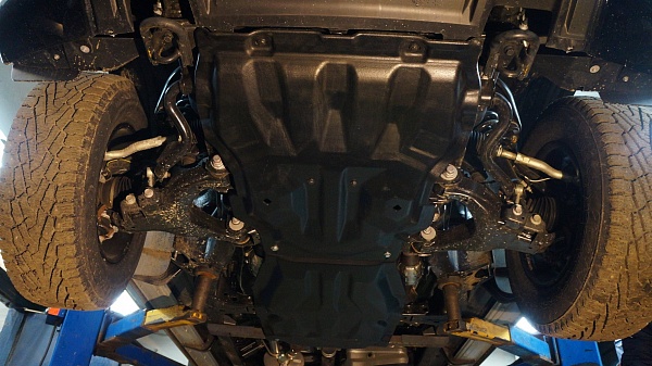Защита картера двигателя и кпп Toyota Tundra, V-5.7; 4WD(2013-), из 2-х частей