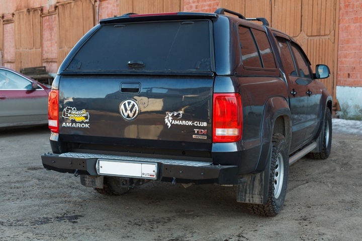 Задний силовой бампер на Volkswagen Amarok с возможностью установки калитки
