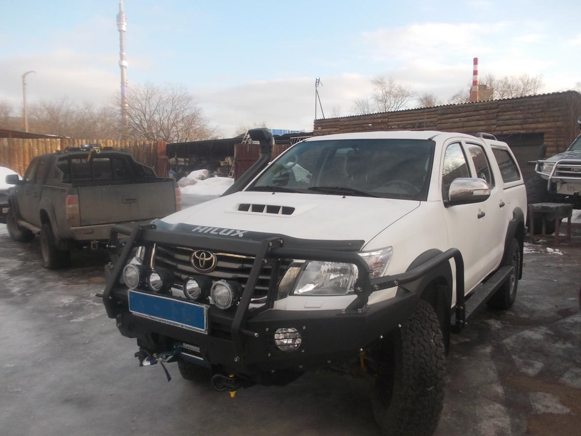 Задний бампер hilux