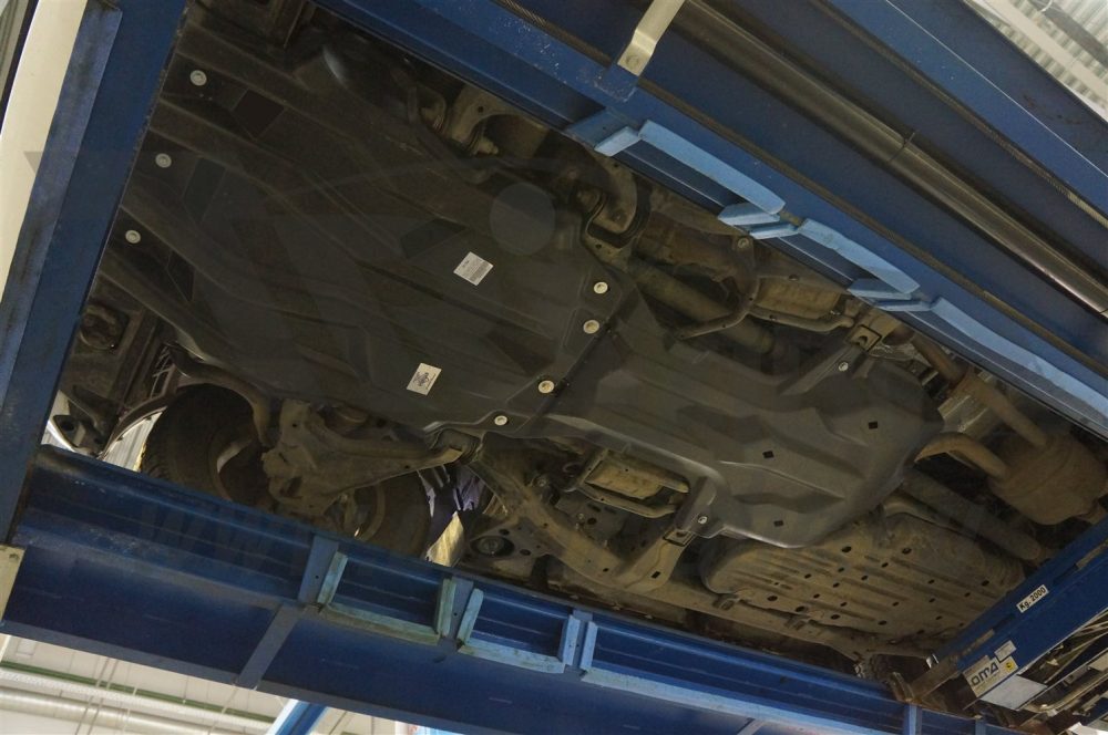 Защита картера двигателя, кпп и рк Toyota Land Cruiser 200 V-4,5D(2015-),2части