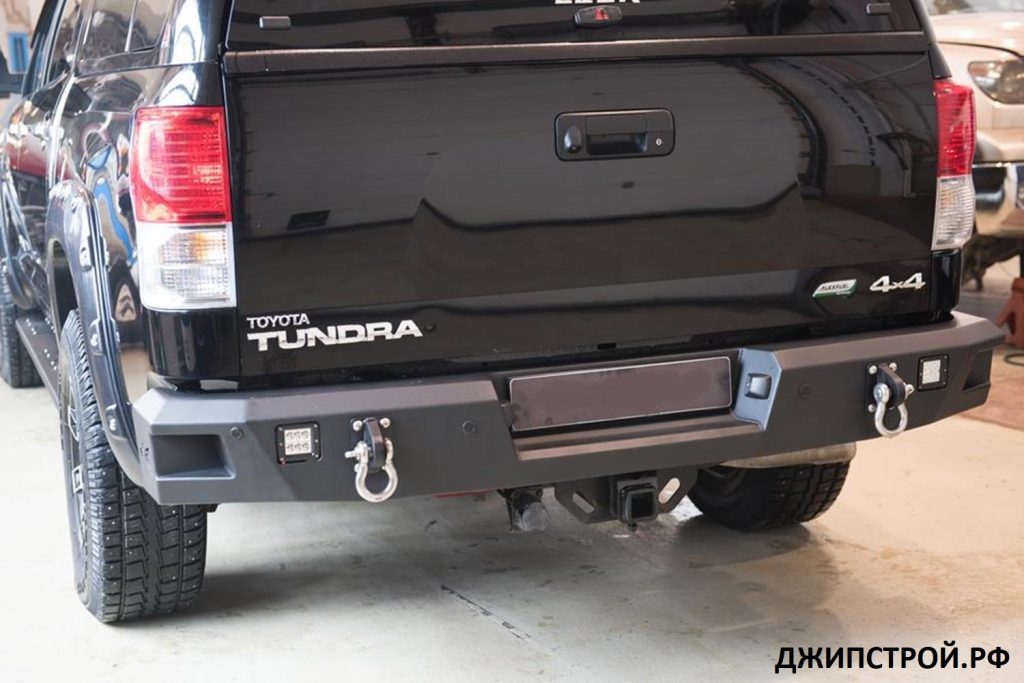 Бампер на Toyota Tundra 2007-2013