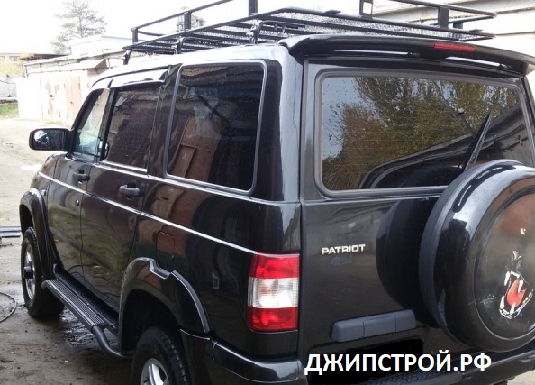 Багажник экспедиционный на УАЗ Патриот с сеткой и креплениями на водостоки