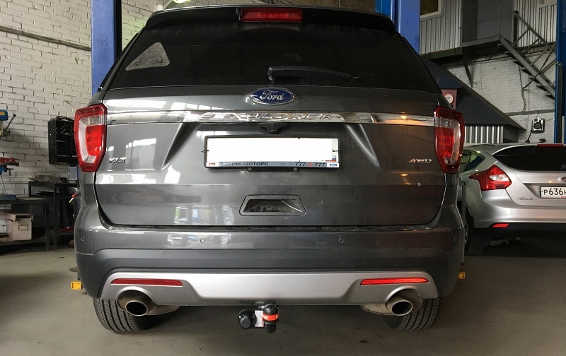 Фаркоп для Ford Explorer.
