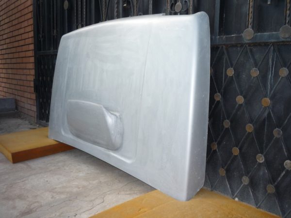 Стекло-пластиковый капот на Ниву с воздухозаборником Subaru style