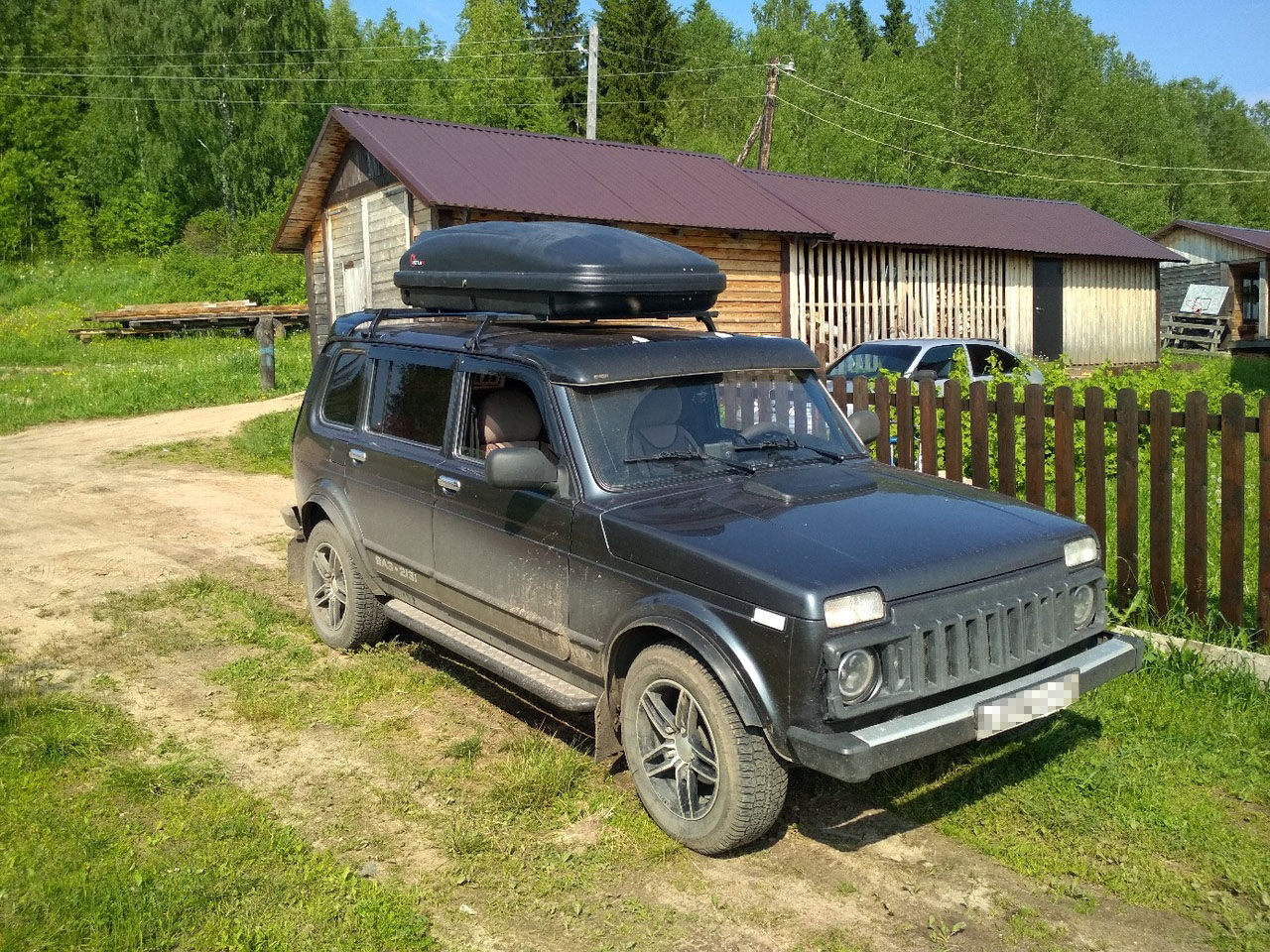 Автомобильные боксы на крышу.